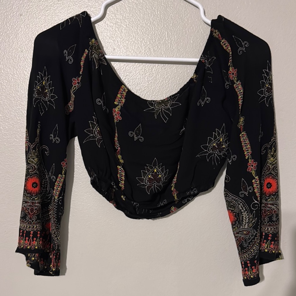 EARTHBOUND Black Fitted Crop Blouse 3/4 Sleeve